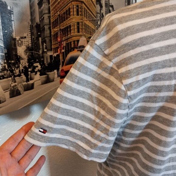 T SHORT W STRIPES BY TOMMY HILFIGER SIZE S/P - Picture 6 of 7